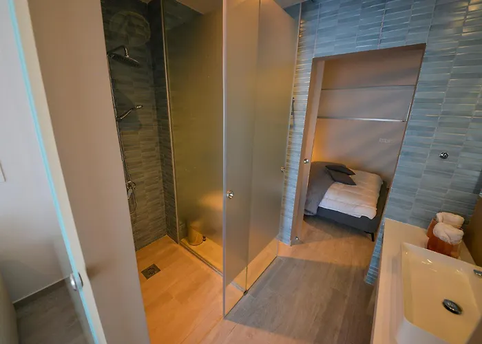 De Lux Mythical 9 * Paralimni