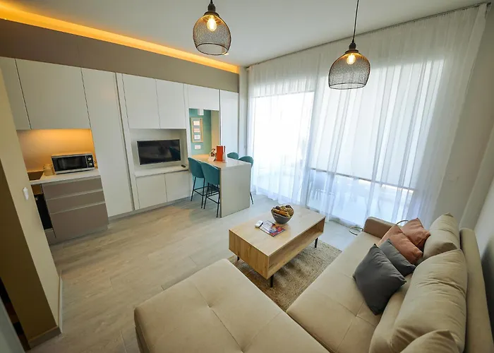 De Lux Mythical 9 * Paralimni